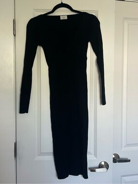 Wilfred Black Long Sleeve V-Neck Bodycon Midi Dress